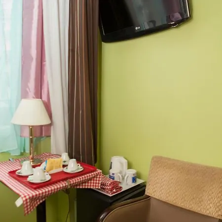 Club246 Saint Martin Bed & Breakfast Parigi